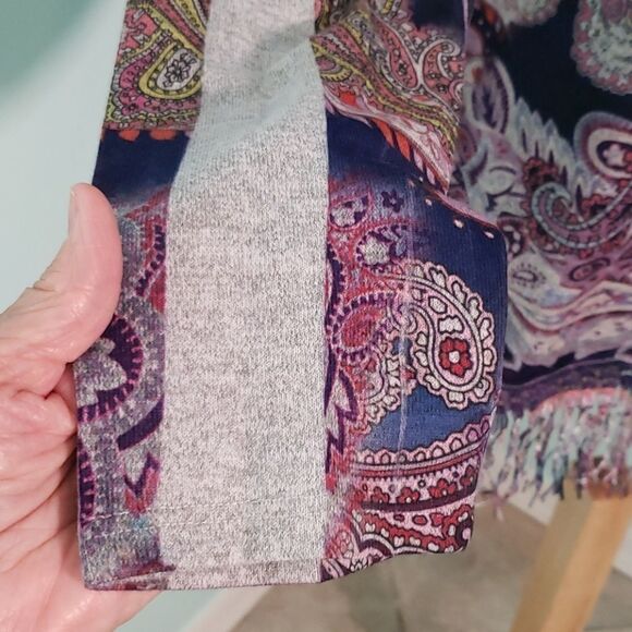 Ladie's top W/fringe, purple Paisley. Medium. Western rodeo. - Picture 4 of 7
